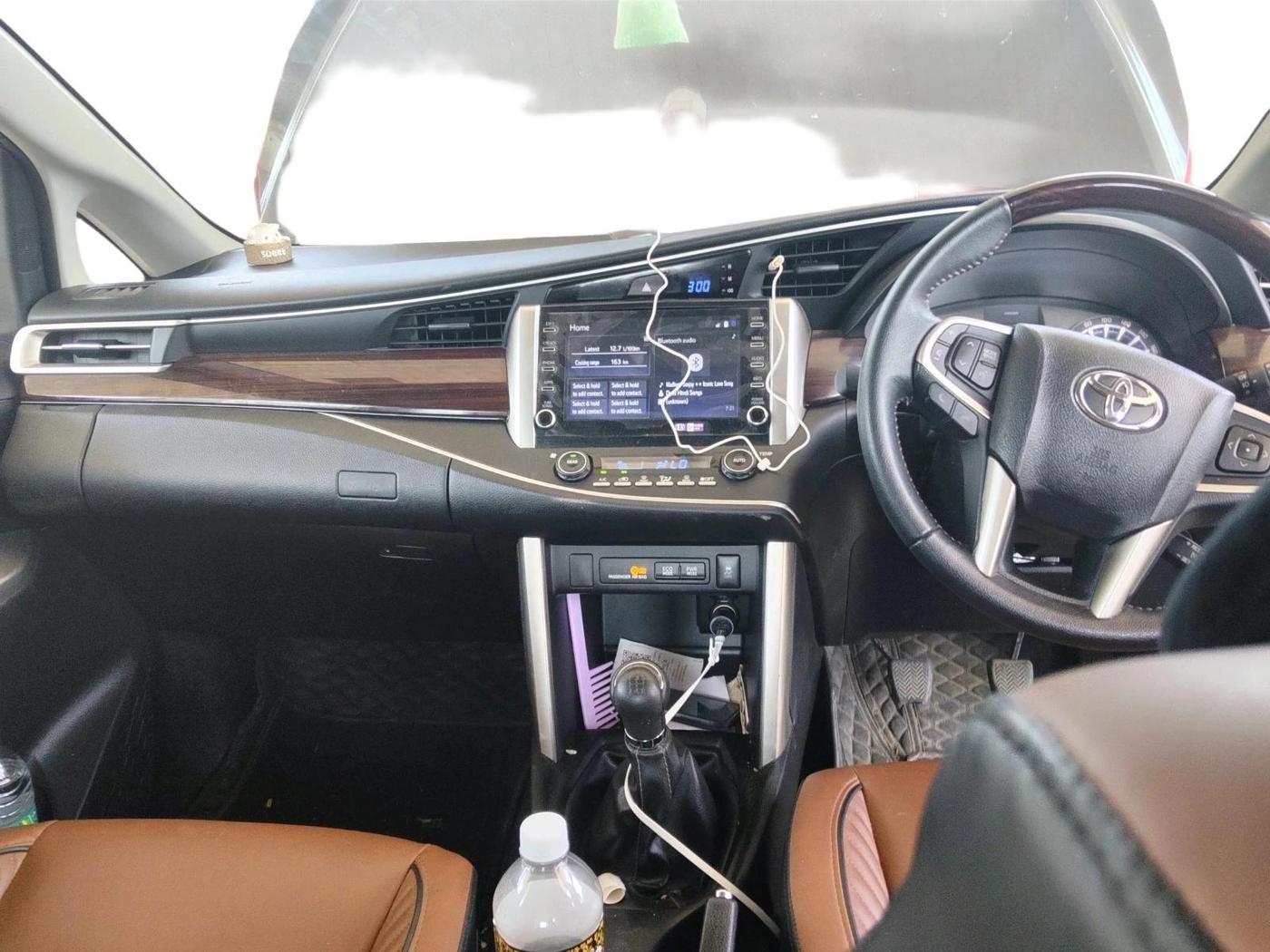 2022 Toyota Innova Crysta 2.7 VX 7 STR, Petrol, Manual, 24,751 km, interior