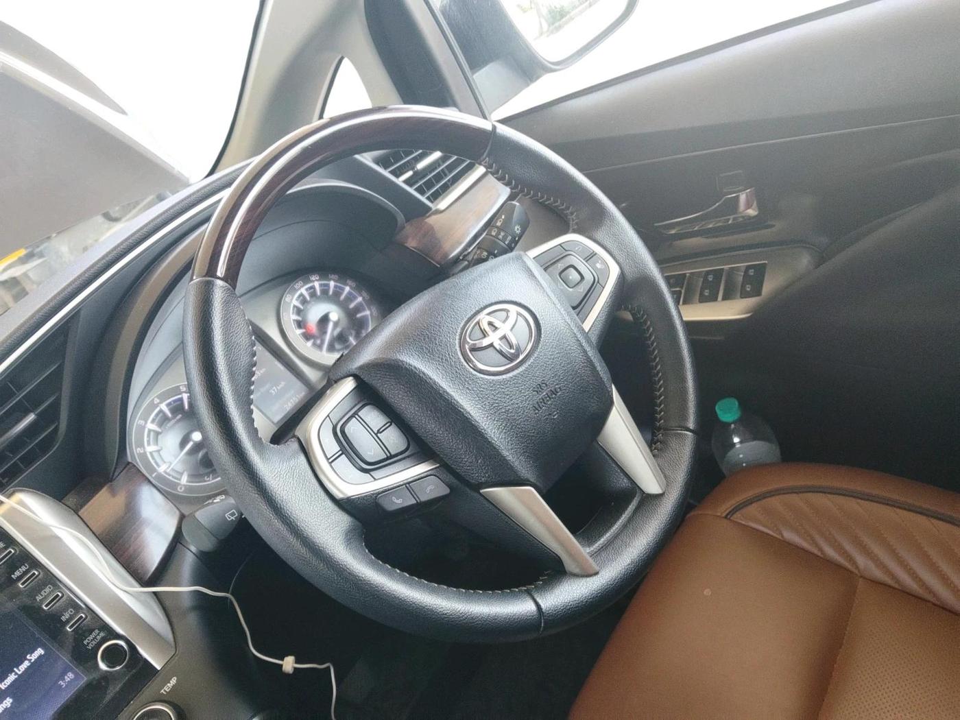 2022 Toyota Innova Crysta 2.7 VX 7 STR, Petrol, Manual, 24,751 km, interior