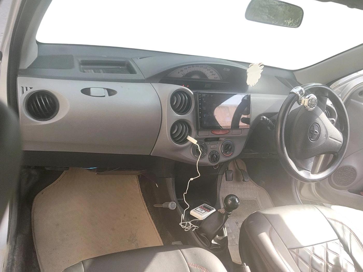 2011 Toyota Etios G, Petrol, Manual, 65,986 km, interior