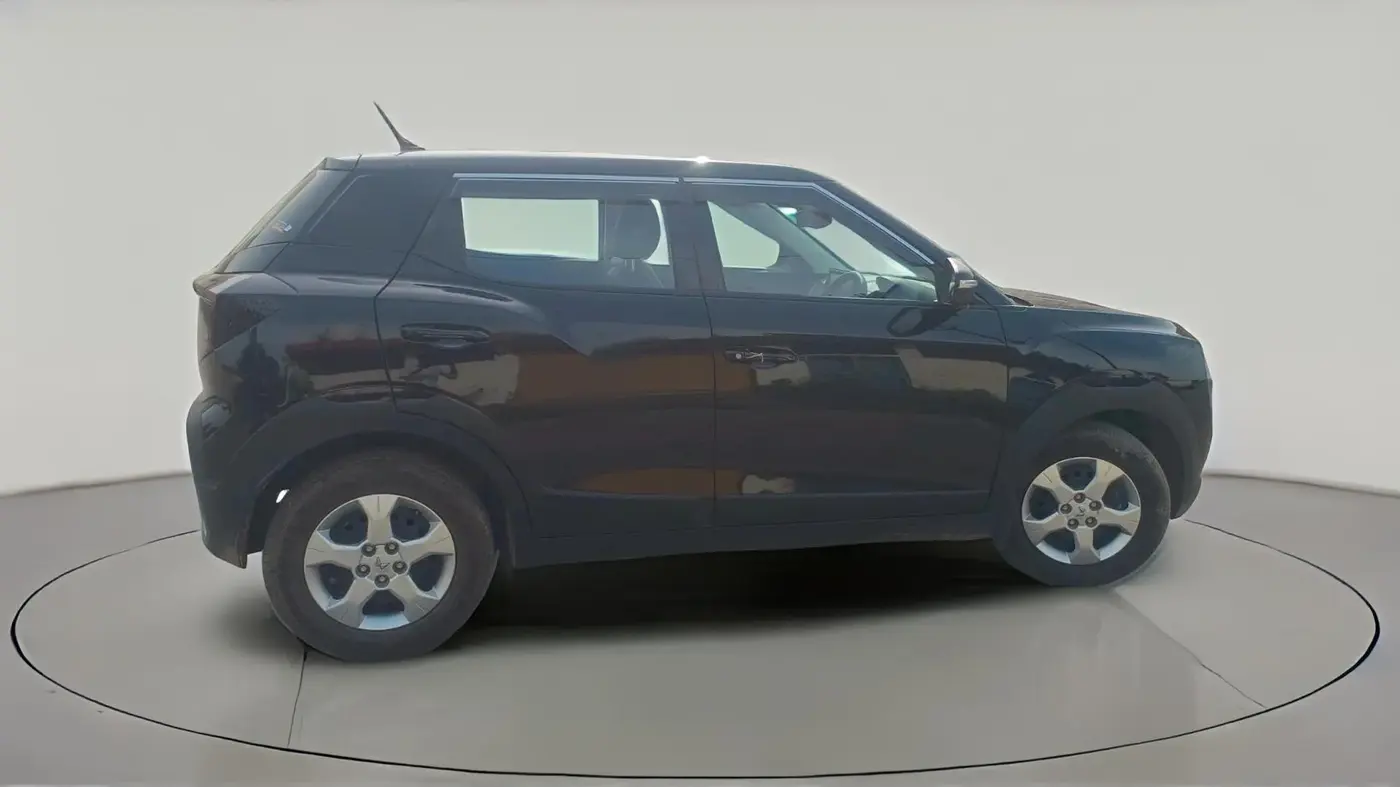 2025 Mahindra XUV 3XO MX2 Pro 1.2 L TCMPFI AT, Petrol, Automatic, 5,845 km, exterior