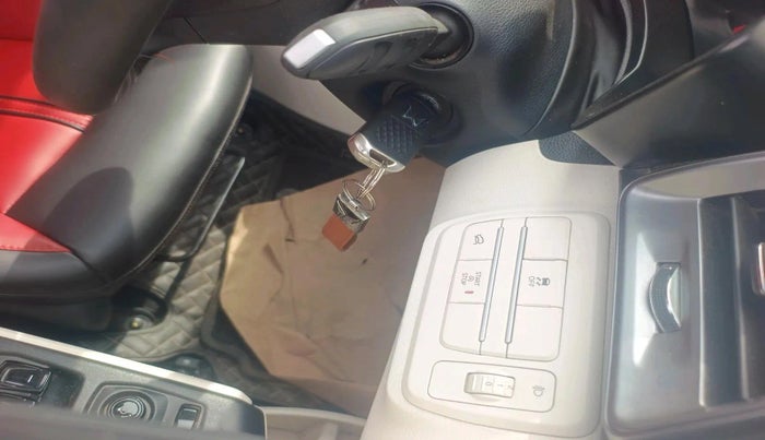 2025 Mahindra XUV 3XO MX2 Pro 1.2 L TCMPFI AT, Petrol, Automatic, 5,845 km, interior