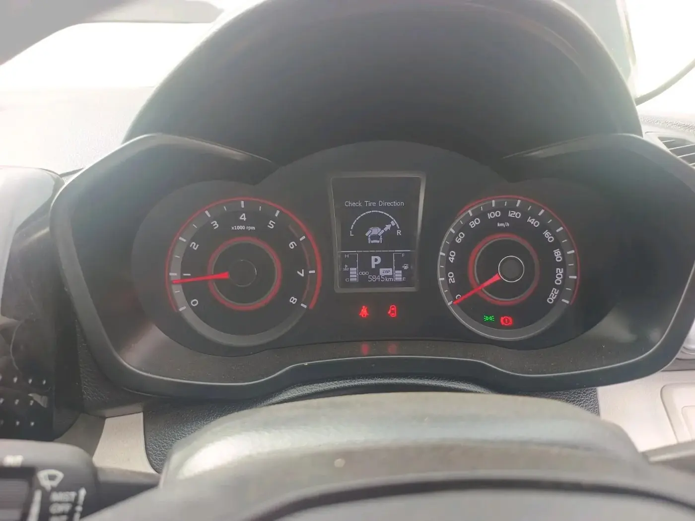 2025 Mahindra XUV 3XO MX2 Pro 1.2 L TCMPFI AT, Petrol, Automatic, 5,845 km, interior