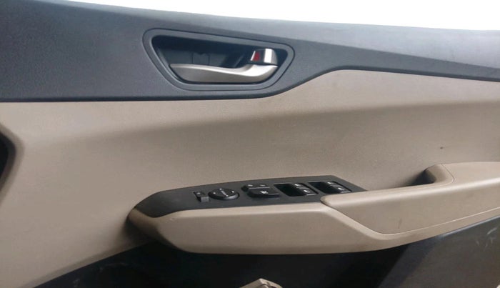 2018 Hyundai Verna 1.4 E PETROL, Petrol, Manual, 1,07,289 km, interior