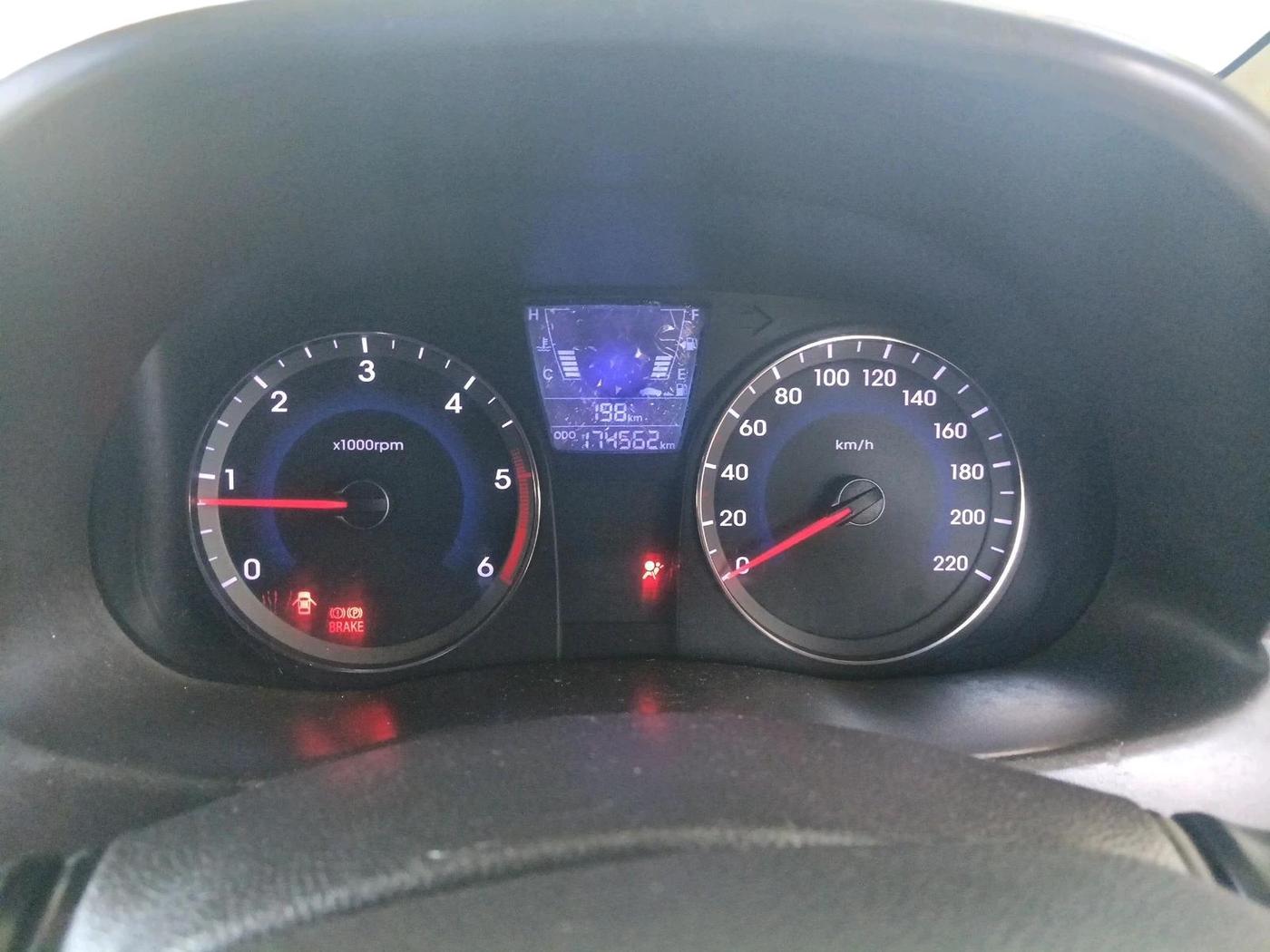 2012 Hyundai Verna FLUIDIC 1.6 CRDI EX, Diesel, Manual, 1,74,562 km, interior
