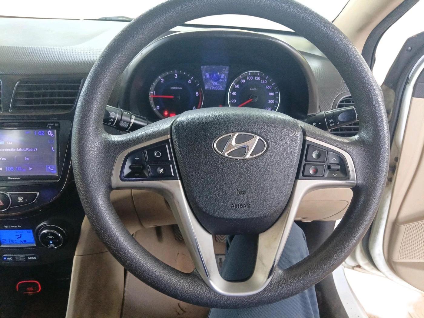 2012 Hyundai Verna FLUIDIC 1.6 CRDI EX, Diesel, Manual, 1,74,562 km, interior