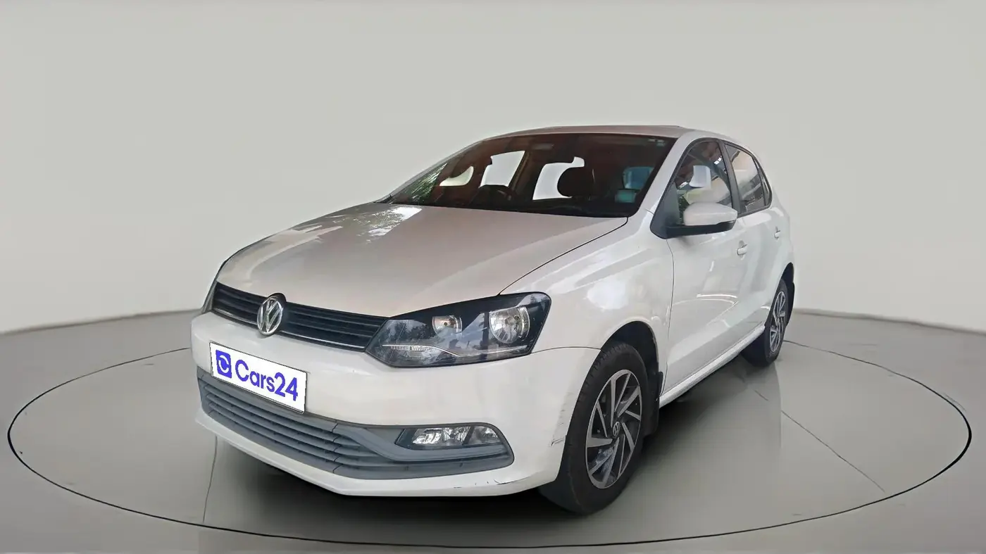 2017 Volkswagen Polo COMFORTLINE 1.2L, Petrol, Manual, 1,11,206 km, exterior