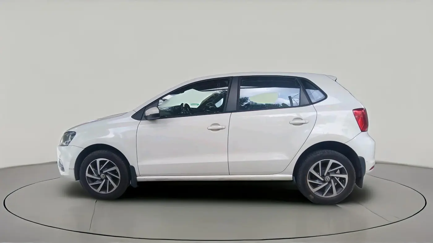 2017 Volkswagen Polo COMFORTLINE 1.2L, Petrol, Manual, 1,11,206 km, exterior