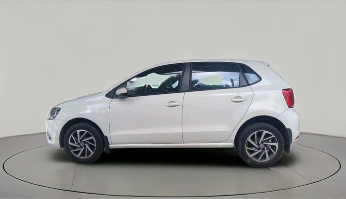 2017 Volkswagen Polo COMFORTLINE 1.2L, Petrol, Manual, 1,11,206 km, exterior