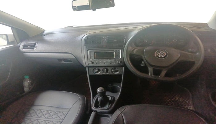 2017 Volkswagen Polo COMFORTLINE 1.2L, Petrol, Manual, 1,11,206 km, interior