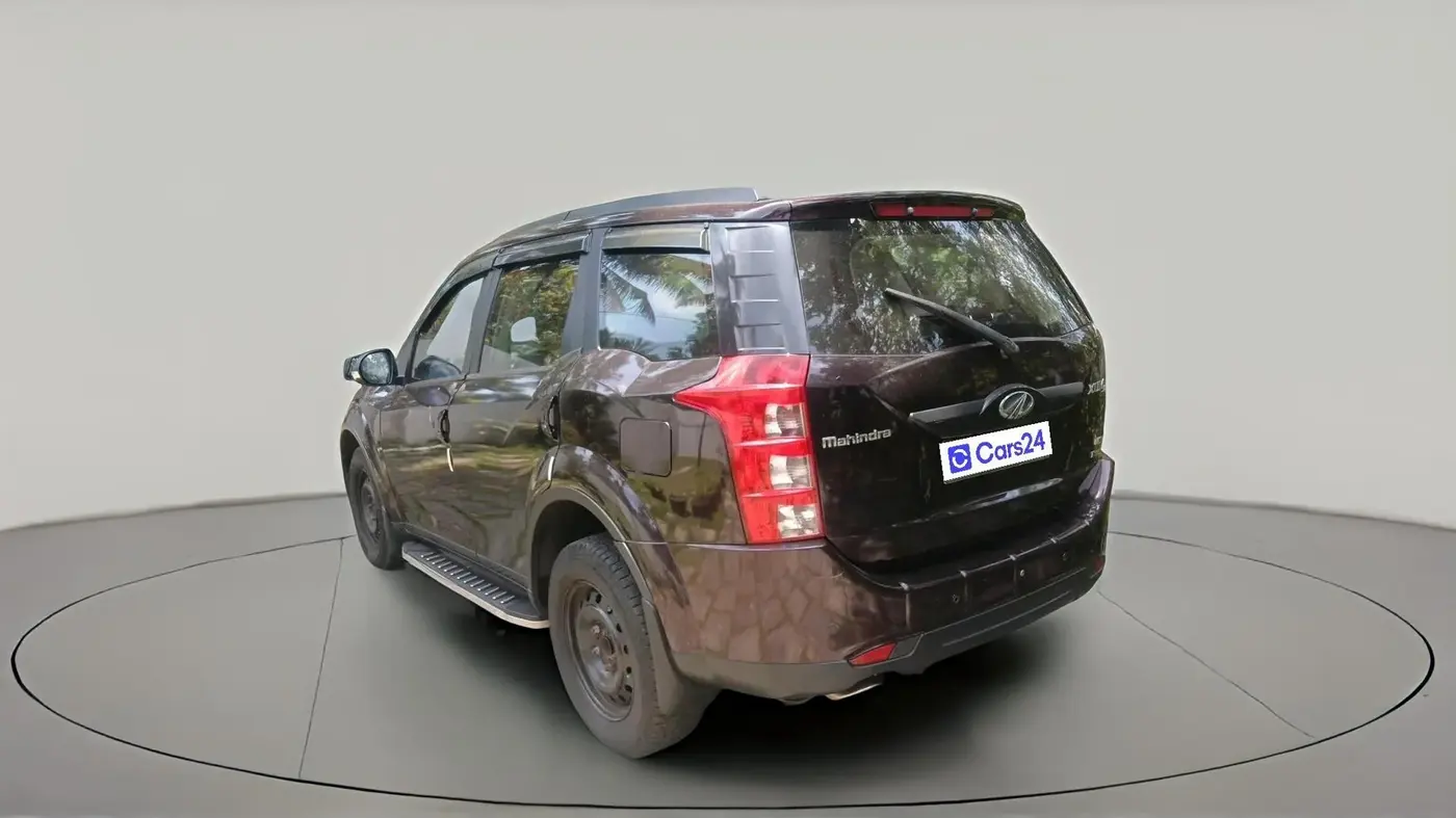 2016 Mahindra XUV500 W6 AT, Diesel, Automatic, 1,31,526 km, exterior