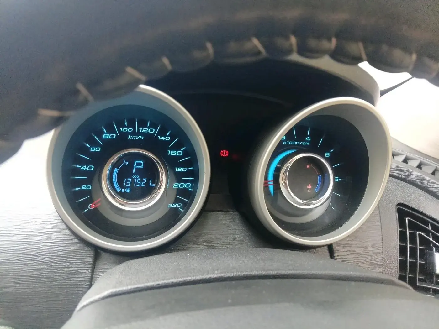 2016 Mahindra XUV500 W6 AT, Diesel, Automatic, 1,31,526 km, interior