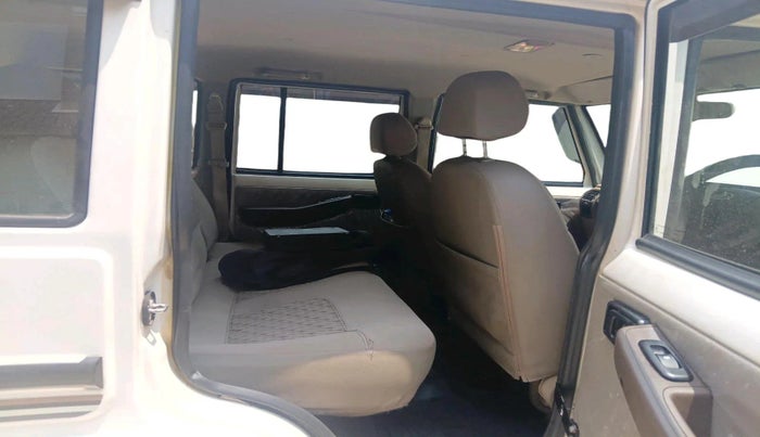 2020 Mahindra Bolero B6 (O), Diesel, Manual, 44,145 km, interior