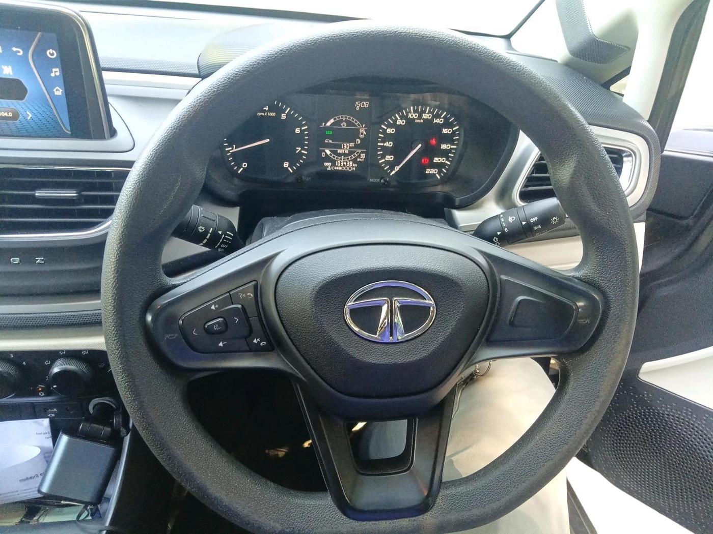 2021 Tata ALTROZ XM PLUS PETROL, Petrol, Manual, 1,03,438 km, interior