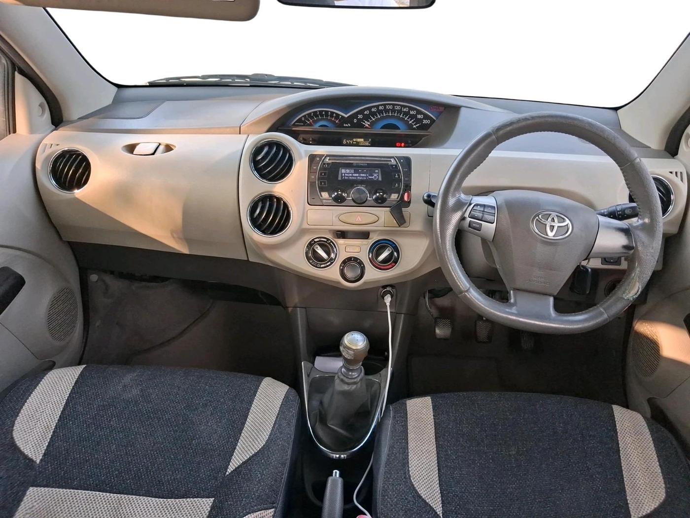 2015 Toyota Etios VX-D, Diesel, Manual, 1,30,098 km, interior