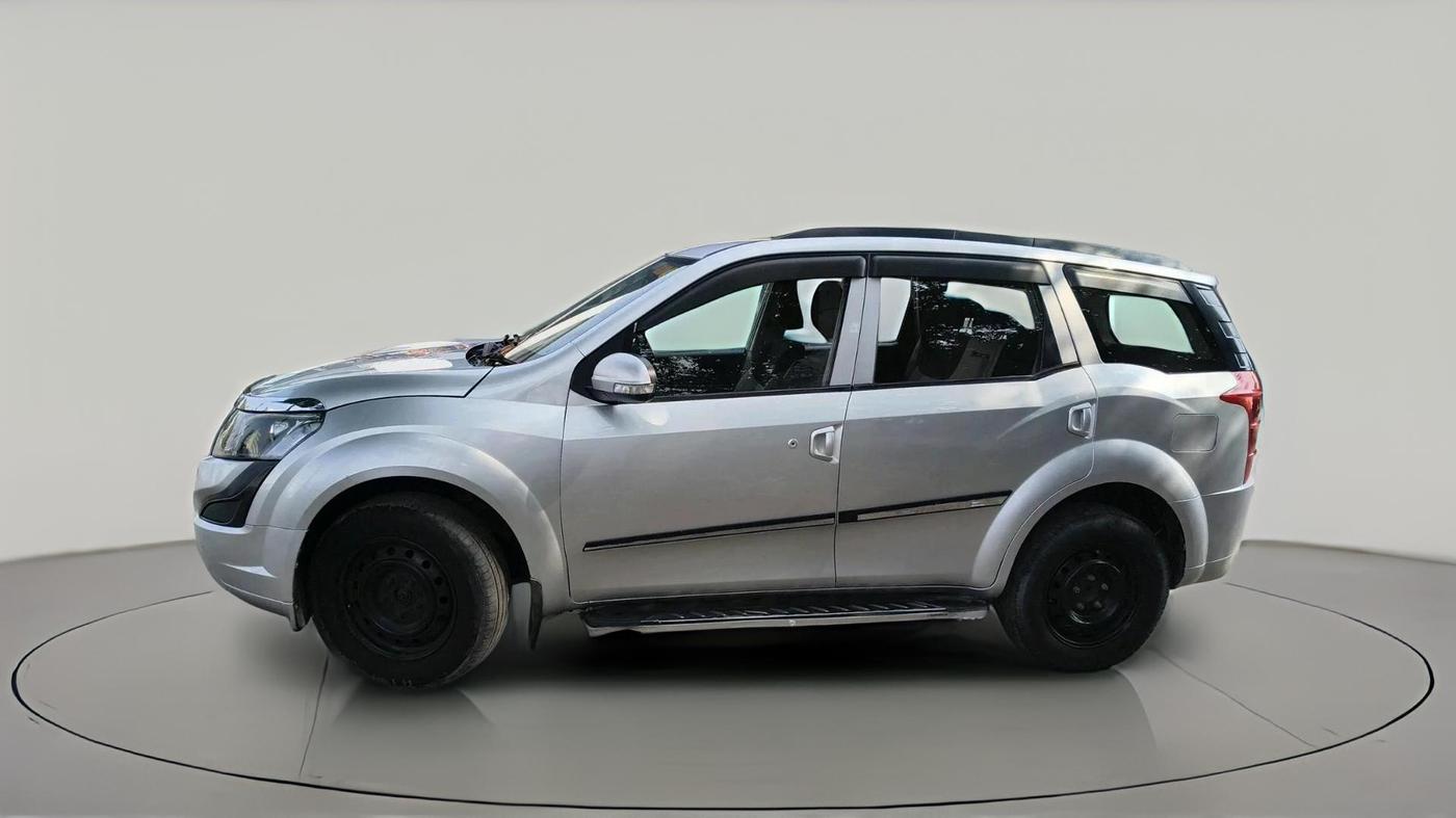 2016 Mahindra XUV500 W4 1.99, Diesel, Manual, 1,02,635 km, exterior