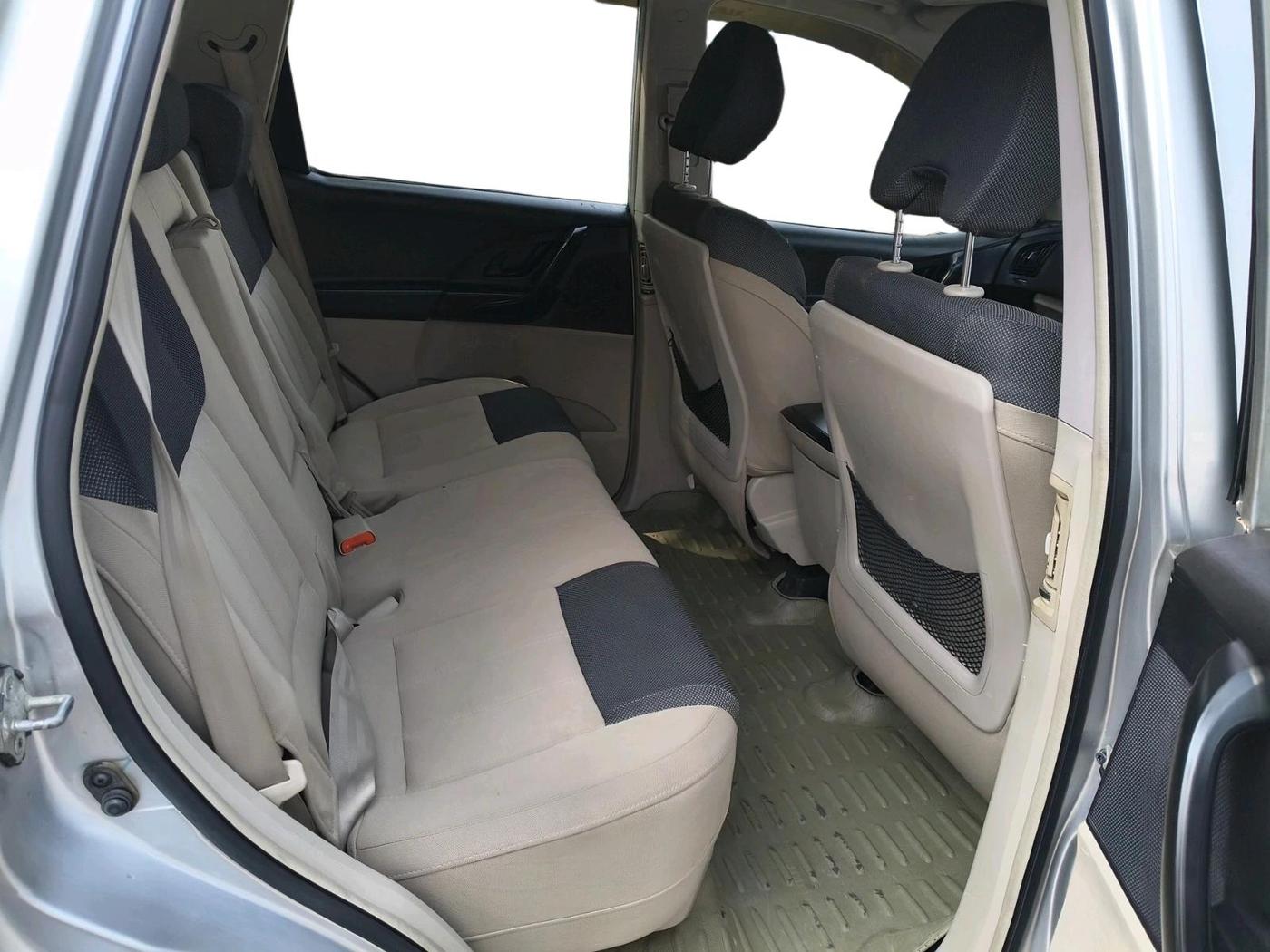 2016 Mahindra XUV500 W4 1.99, Diesel, Manual, 1,02,635 km, interior