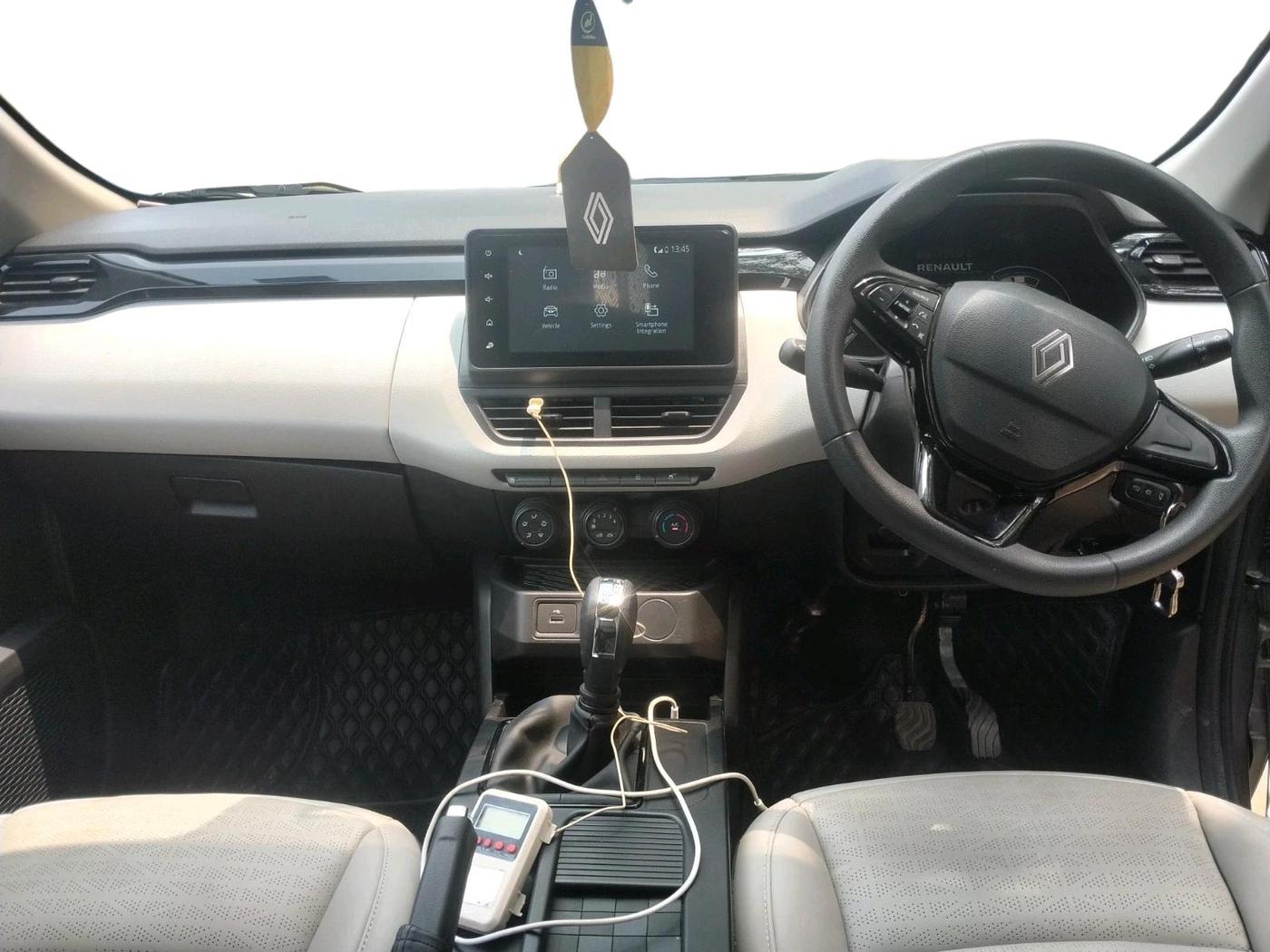 2025 Renault Kiger Evolution AMT, Petrol, Automatic, 9,056 km, interior
