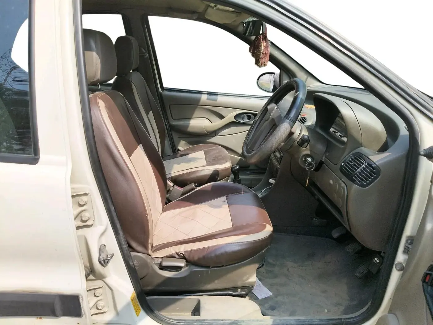 2011 Tata Indigo ECS LS TDI , Diesel, Manual, 98,700 km, interior
