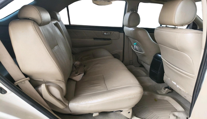 2015 Toyota Fortuner 3.0 4X2 MT, Diesel, Manual, 1,31,330 km, interior
