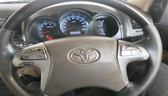 2015 Toyota Fortuner 3.0 4X2 MT, Diesel, Manual, 1,31,330 km, interior