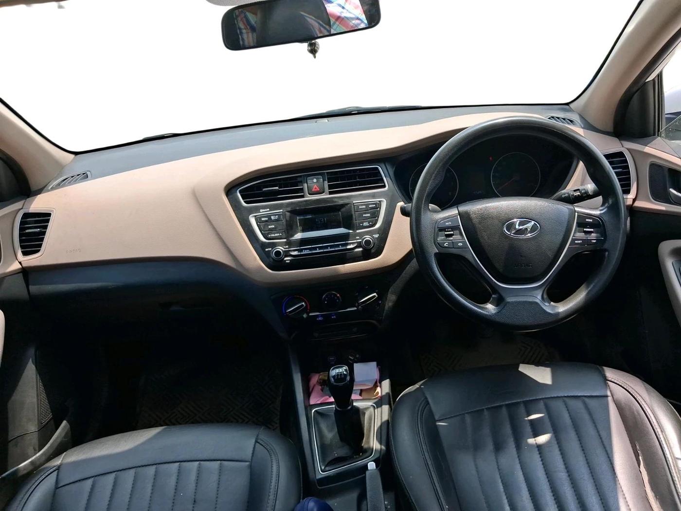 2019 Hyundai Elite i20 MAGNA PLUS 1.2, Petrol, Manual, 1,55,297 km, interior