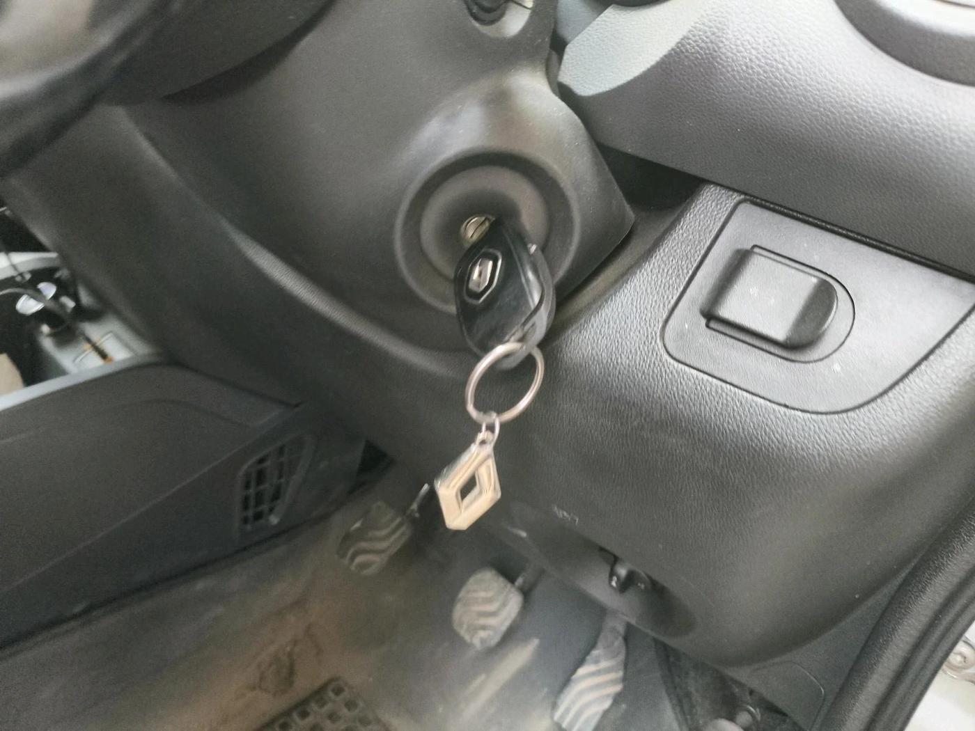 2021 Renault Kwid RXT 1.0 (O), Petrol, Manual, 80,949 km, interior