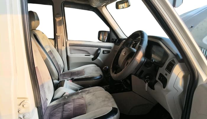 2017 Mahindra Scorpio S4 PLUS, Diesel, Manual, 1,98,275 km, interior