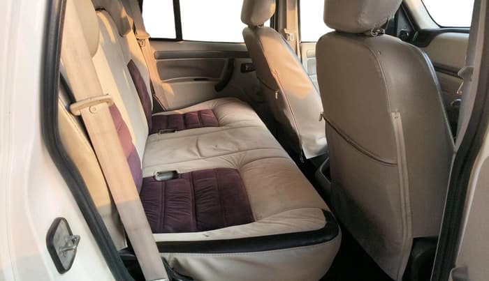 2017 Mahindra Scorpio S4 PLUS, Diesel, Manual, 1,98,275 km, interior