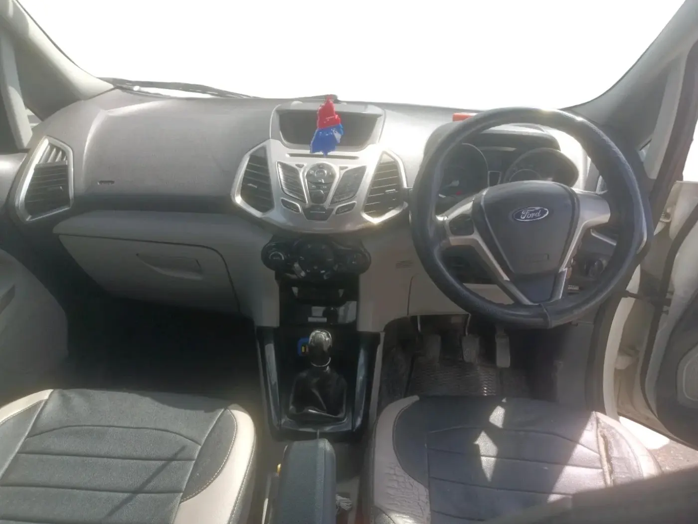 2014 Ford Ecosport TITANIUM 1.5L DIESEL, Diesel, Manual, 1,18,872 km, interior