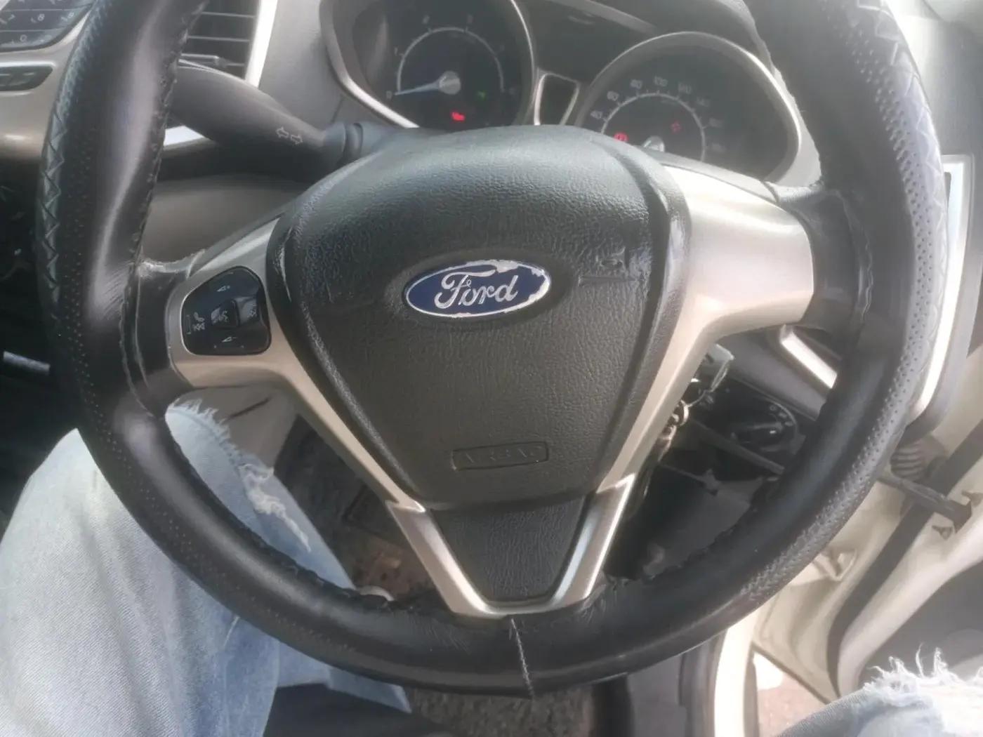 2014 Ford Ecosport TITANIUM 1.5L DIESEL, Diesel, Manual, 1,18,872 km, interior