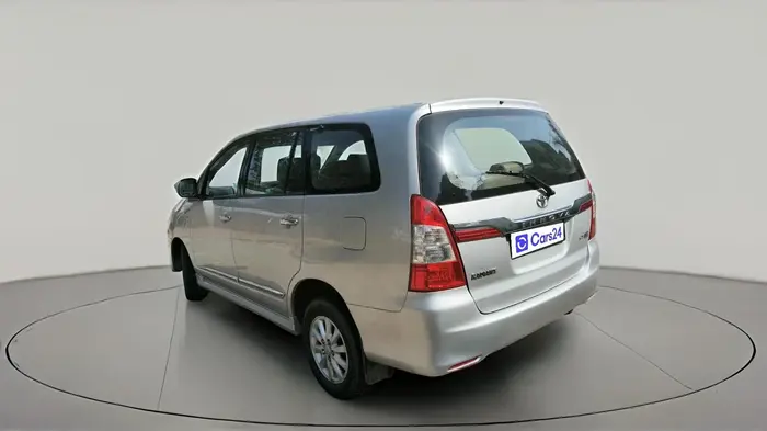 2014 Toyota Innova 2.5 VX 7 STR, Diesel, Manual, 1,37,808 km, exterior