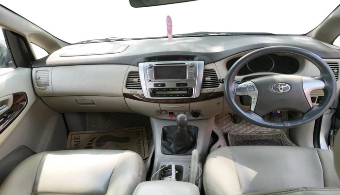 2014 Toyota Innova 2.5 VX 7 STR, Diesel, Manual, 1,37,808 km, interior