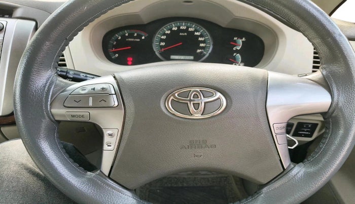 2014 Toyota Innova 2.5 VX 7 STR, Diesel, Manual, 1,37,808 km, interior