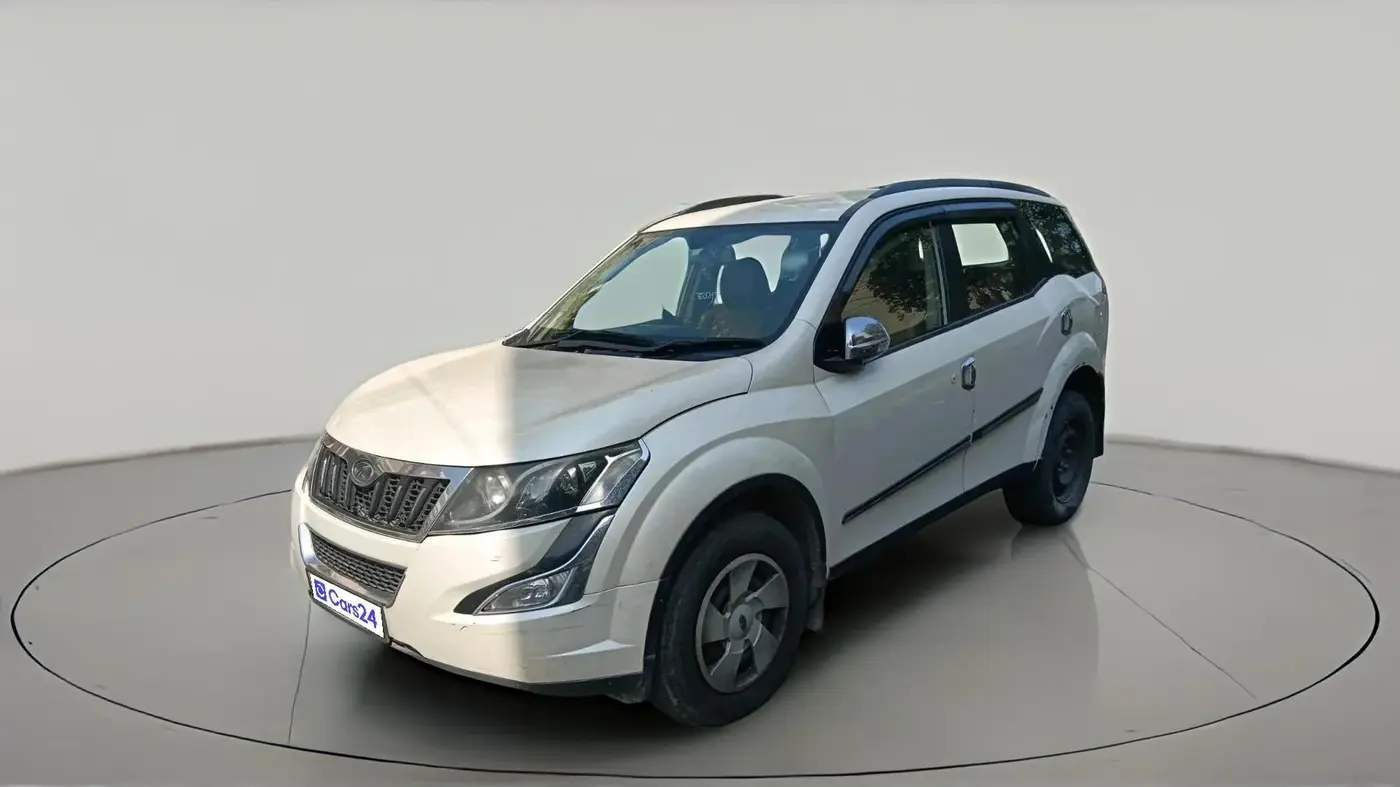 2016 Mahindra XUV500 W6, Diesel, Manual, 1,06,000 km, exterior