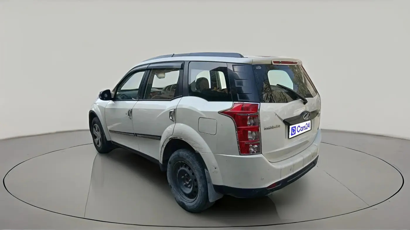 2016 Mahindra XUV500 W6, Diesel, Manual, 1,06,000 km, exterior