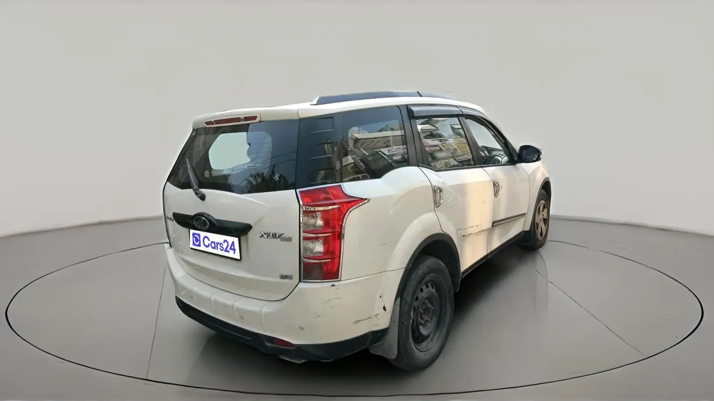 2016 Mahindra XUV500 W6, Diesel, Manual, 1,06,000 km, exterior