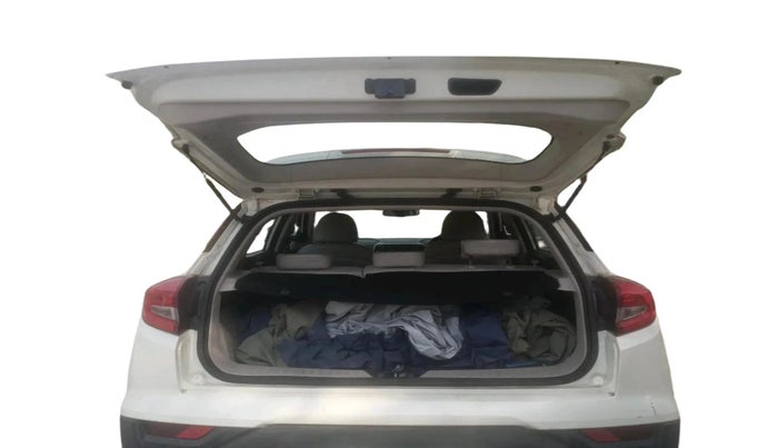 2021 Mahindra XUV300 W8 (O) 1.2 PETROL, Petrol, Manual, 44,100 km, exterior