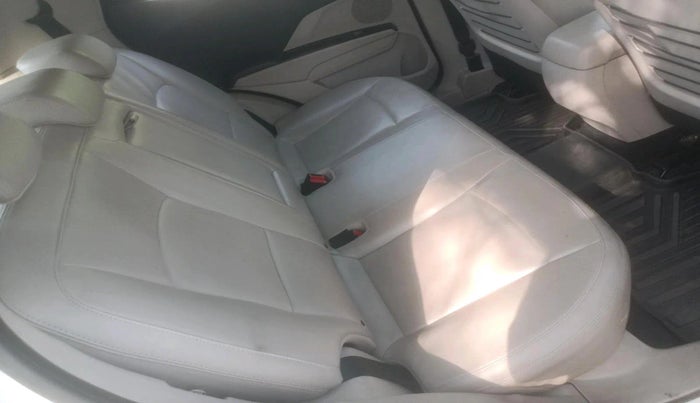 2021 Mahindra XUV300 W8 (O) 1.2 PETROL, Petrol, Manual, 44,100 km, interior