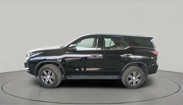 2024 Toyota Fortuner 4X2 MT 2.8 DIESEL, Diesel, Manual, 45,852 km, exterior