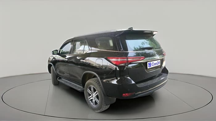 2024 Toyota Fortuner 4X2 MT 2.8 DIESEL, Diesel, Manual, 45,852 km, exterior