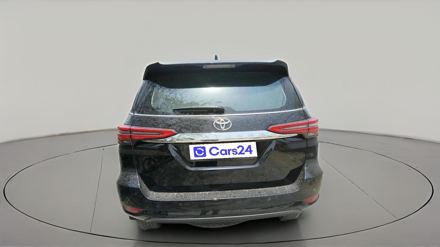 2024 Toyota Fortuner 4X2 MT 2.8 DIESEL, Diesel, Manual, 45,852 km, exterior
