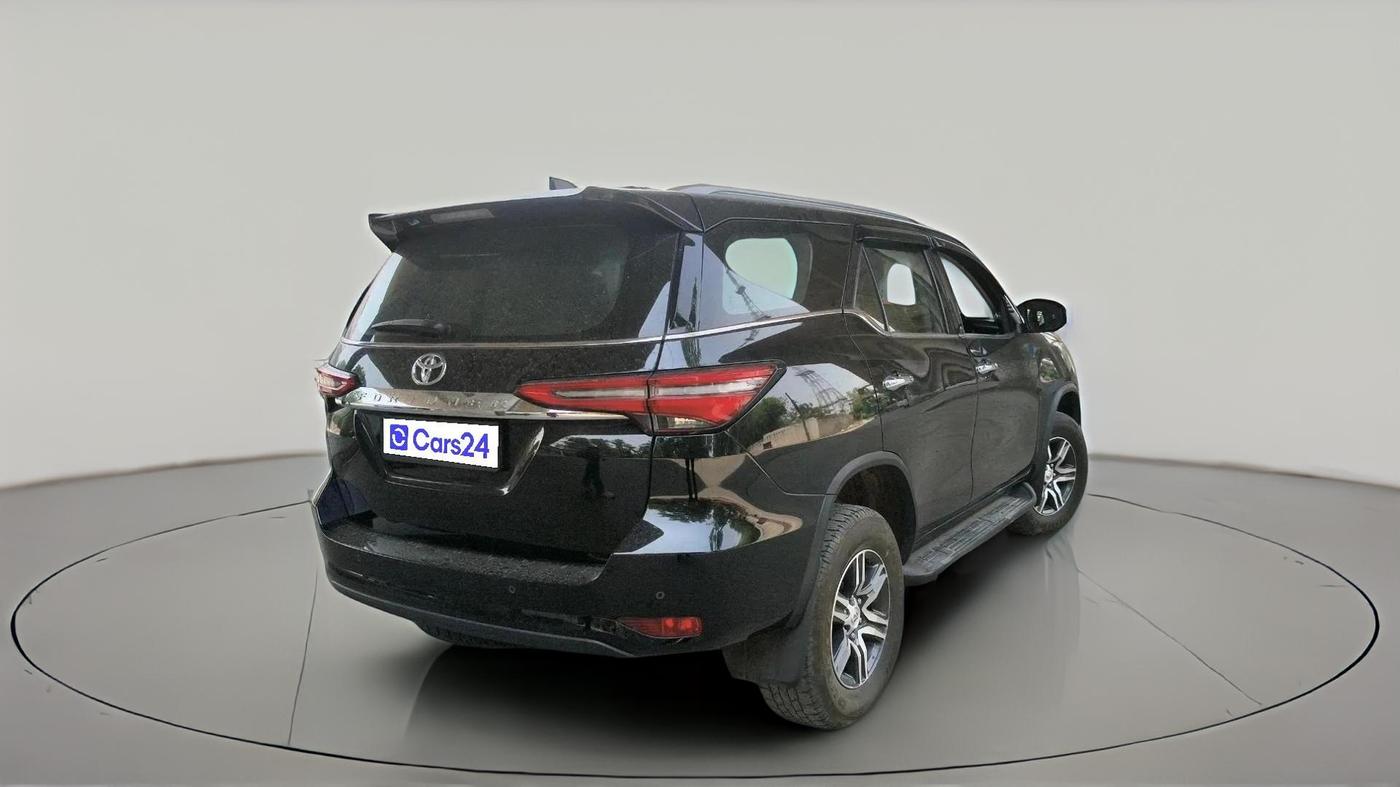2024 Toyota Fortuner 4X2 MT 2.8 DIESEL, Diesel, Manual, 45,852 km, exterior
