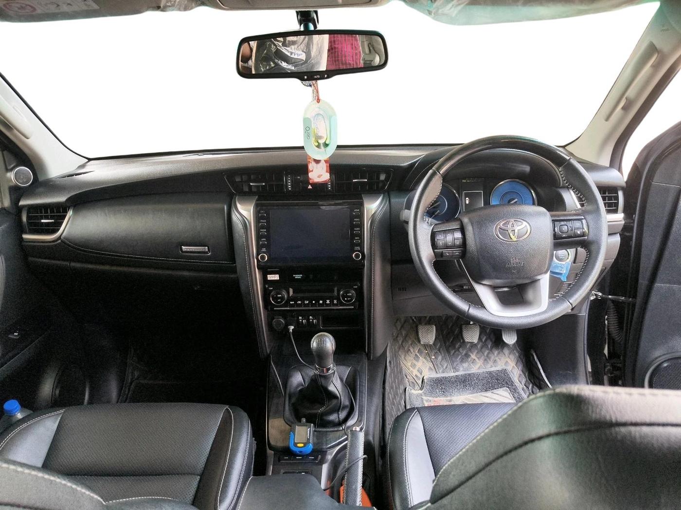 2024 Toyota Fortuner 4X2 MT 2.8 DIESEL, Diesel, Manual, 45,852 km, interior