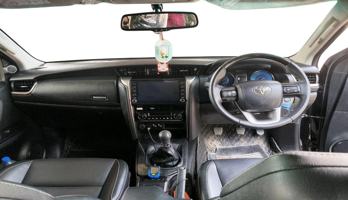 2024 Toyota Fortuner 4X2 MT 2.8 DIESEL, Diesel, Manual, 45,852 km, interior