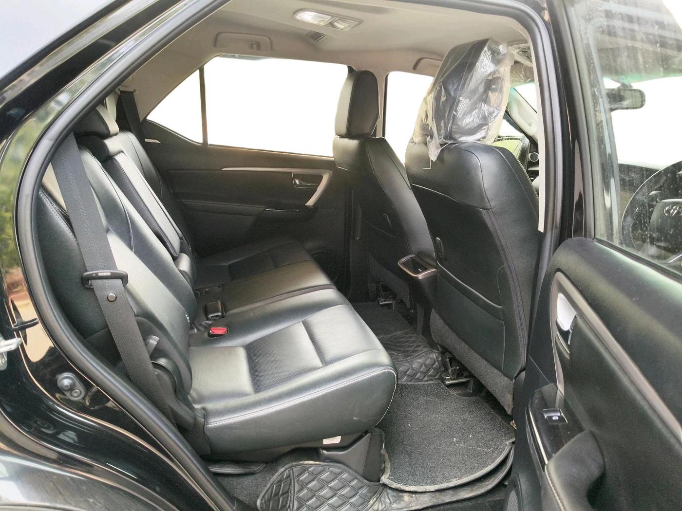 2024 Toyota Fortuner 4X2 MT 2.8 DIESEL, Diesel, Manual, 45,852 km, interior