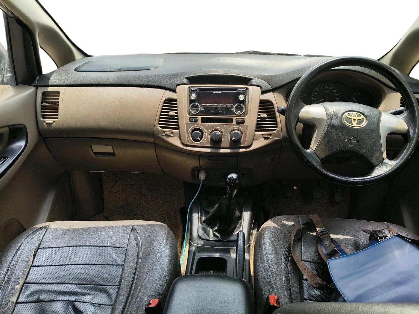 2015 Toyota Innova 2.5 GX 7 STR, Diesel, Manual, 2,03,925 km, interior