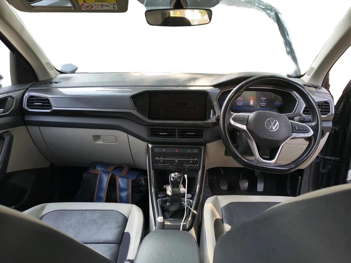 2023 Volkswagen TAIGUN TOPLINE 1.0 TSI MT, Petrol, Manual, 38,418 km, interior