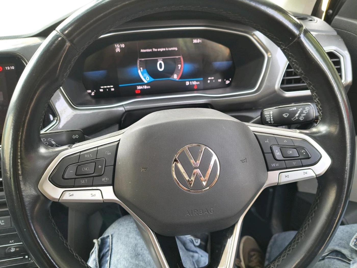 2023 Volkswagen TAIGUN TOPLINE 1.0 TSI MT, Petrol, Manual, 38,418 km, interior