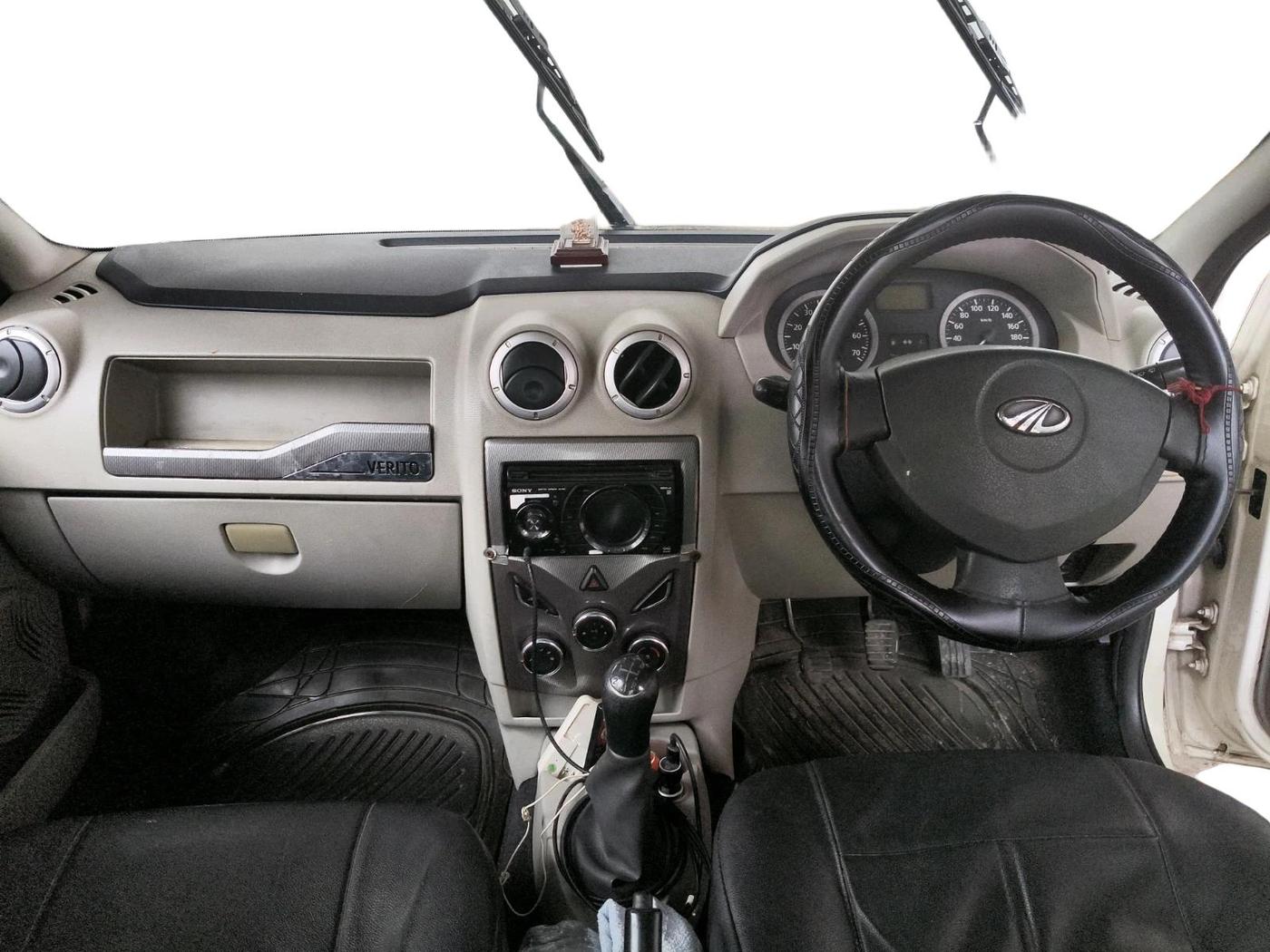 2012 Mahindra Verito 1.5 D4, Diesel, Manual, 1,55,647 km, interior