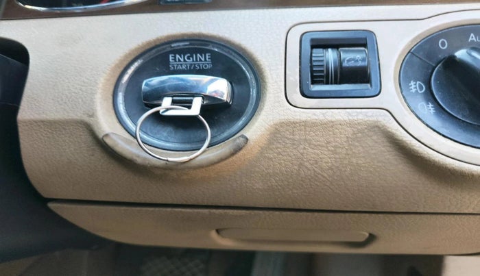 2008 Volkswagen Passat HIGHLINE DSG, Diesel, Automatic, 1,85,948 km, interior